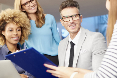 商務(wù)會(huì)議在會(huì)議室